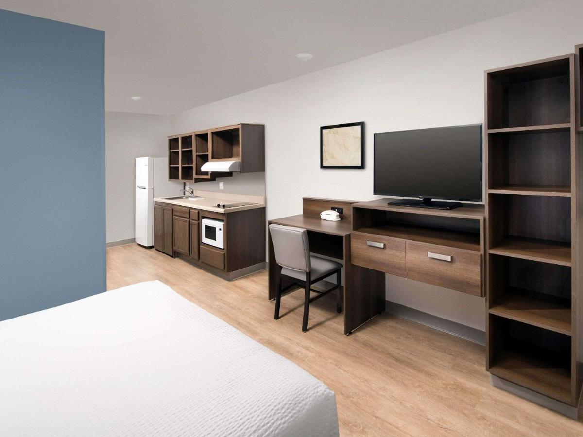Woodspring Suites Toledo Момі Екстер'єр фото