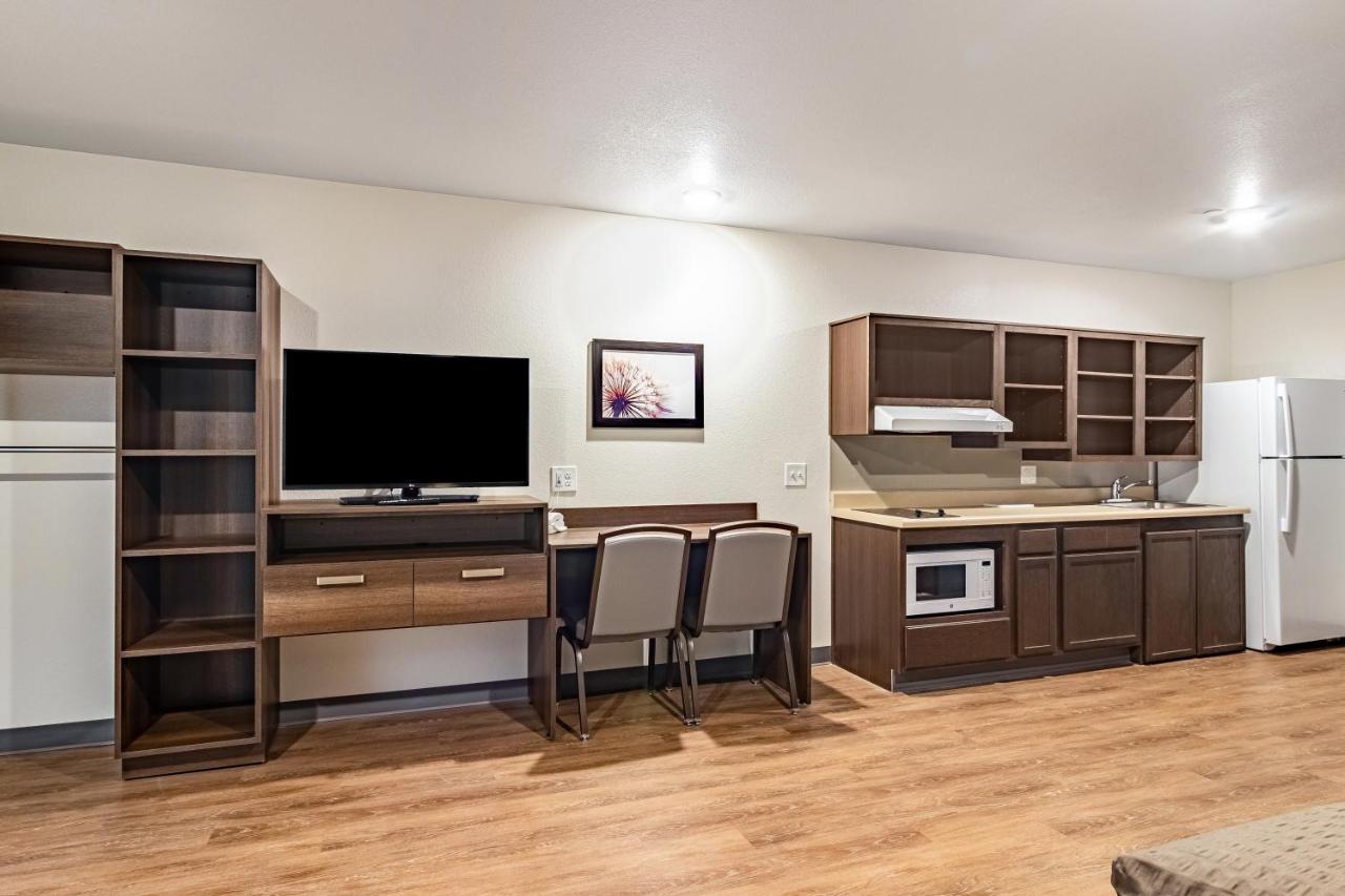 Woodspring Suites Toledo Момі Екстер'єр фото