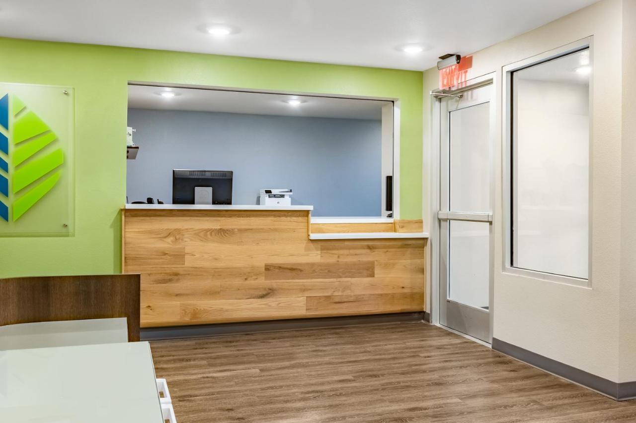 Woodspring Suites Toledo Момі Екстер'єр фото